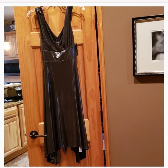 NWT AGB DRESS SZ 10 SILVER METALLIC - Picture 1 of 8